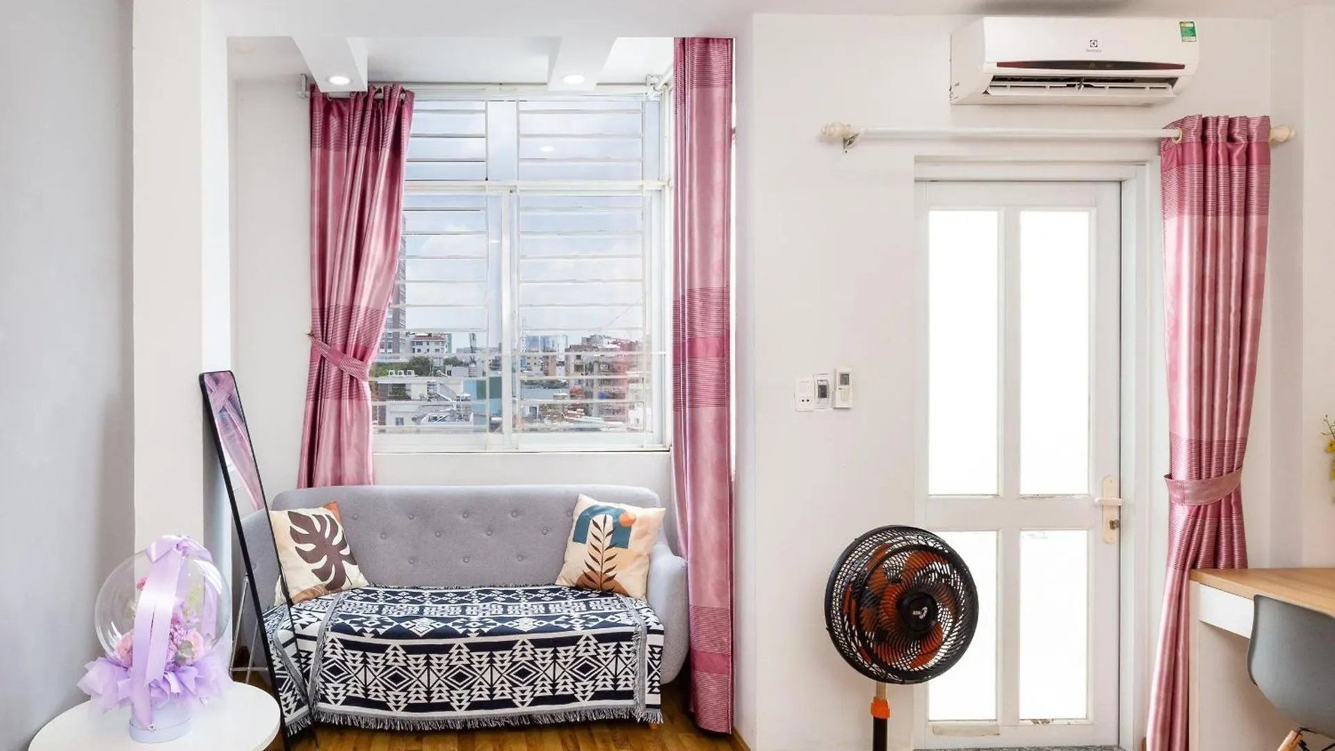 Sweet Rentals Homes With Netflix - 15Mins To Bui Vien Ho Chi Minh City Guest house