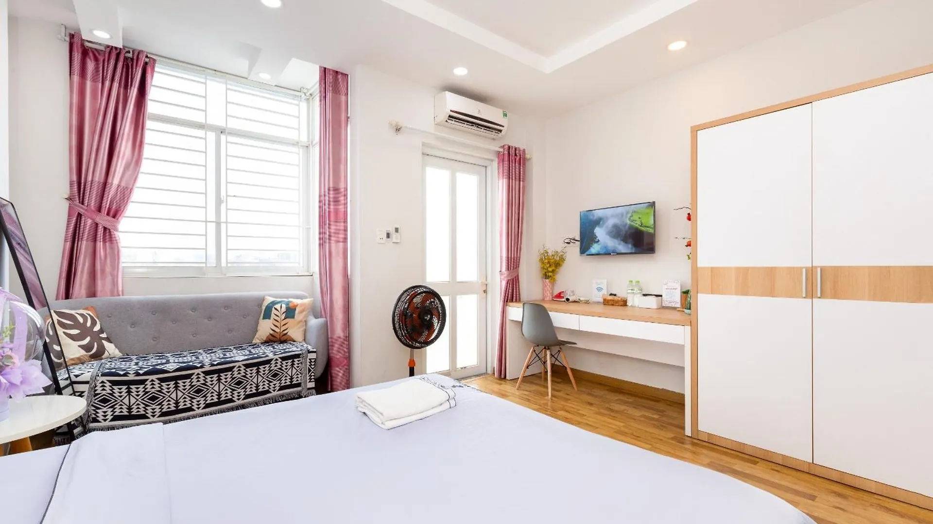 Guest house Sweet Rentals Homes With Netflix - 15Mins To Bui Vien Ho Chi Minh City